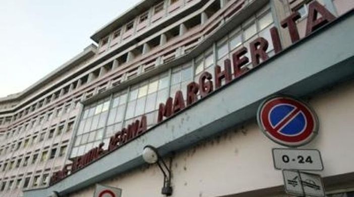 Morto il piccolo caduto in piscina ad Omegna Morto il piccolo caduto in piscina ad Omegna