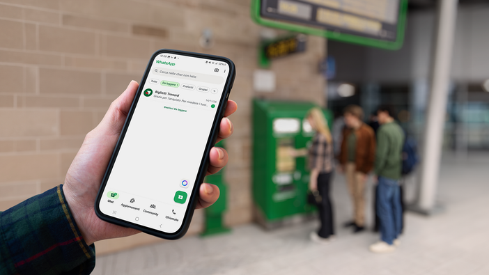 Trenord, il biglietto del treno arriva su WhatsApp: il ticket si acquista e si riceve via chat Trenord, il biglietto del treno arriva su WhatsApp: il ticket si acquista e si riceve via chat