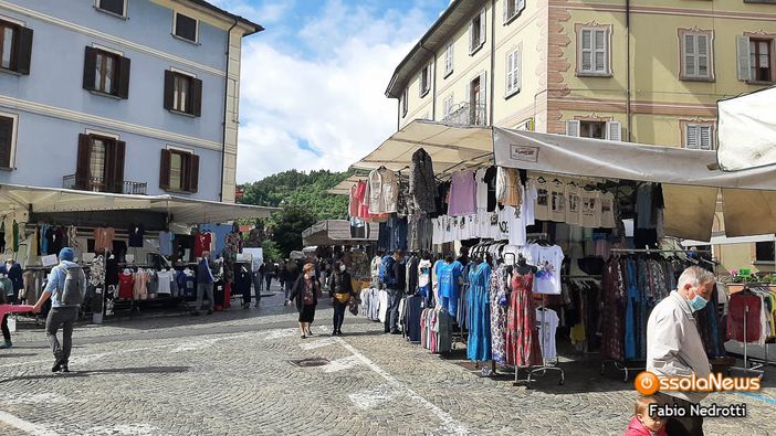 Il mercato del sabato a Domodossola Il mercato del sabato a Domodossola