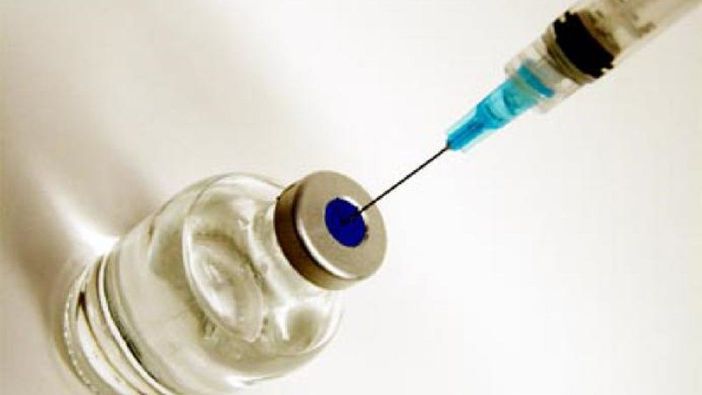 L’influenza morde e ci costa vite e miliardi, ma solo metà degli over 65 in Piemonte si vaccina