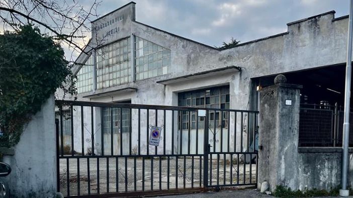 No al condominio di sei piani sulle ceneri dell’ex deposito Nerini a Intra No al condominio di sei piani sulle ceneri dell’ex deposito Nerini a Intra