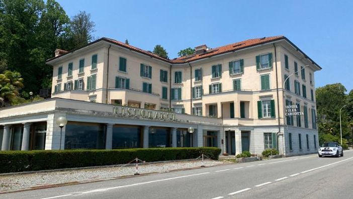 Degrado “gravissimo” al Villa Carlotta di Belgirate: dieci giorni per ripulire l’area