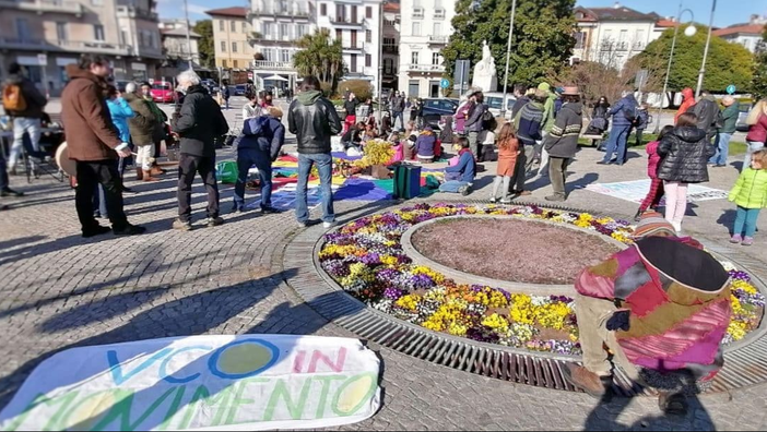 VCOinMovimento risponde alle polemiche: “Manifestato nel rispetto della legge” VCOinMovimento risponde alle polemiche: “Manifestato nel rispetto della legge”