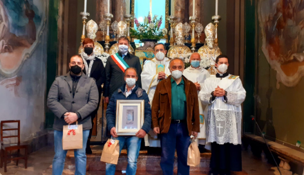 Assegnata ai custodi dei cimiteri cittadini la Rosa della Solidarietà Assegnata ai custodi dei cimiteri cittadini la Rosa della Solidarietà