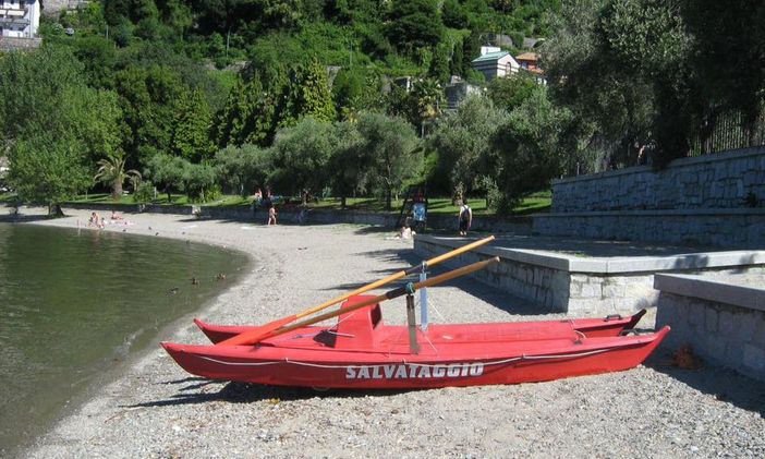 A Verbania spiagge più sicure grazie a bagnini e attrezzature di soccorso A Verbania spiagge più sicure grazie a bagnini e attrezzature di soccorso