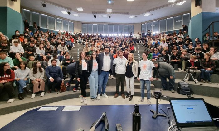 Antonino Cannavacciuolo ospite dell'Istituto Cobianchi e alle Quasimodo FOTO Antonino Cannavacciuolo ospite dell'Istituto Cobianchi e alle Quasimodo FOTO