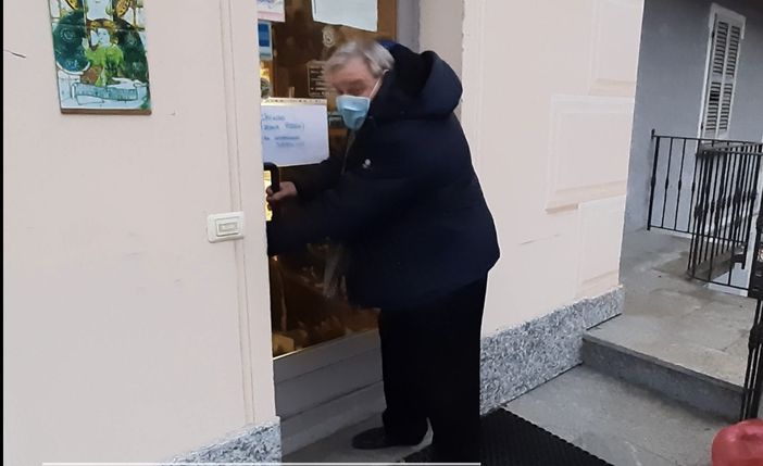 Iniziato il lockdown a Re, si chiudono i negozi VIDEO