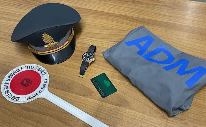 Sequestrato un orologio non dichiarato: valore 27mila euro Sequestrato un orologio non dichiarato: valore 27mila euro