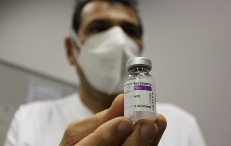 Via libera del ministero ad Astrazeneca fino a 65 anni, Icardi: “Importante accelerazione della campagna vaccinale