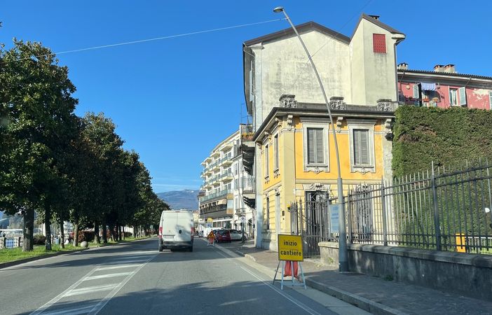 Code e disagi sulla statale del lago tra Intra e Ghiffa