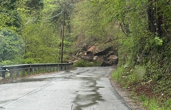 Frana in Valstrona, si dovranno attendere circa 2 settimane per la riapertura della strada