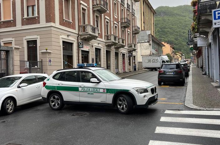 Incidente a Omegna: ferito il conducente di un monopattino