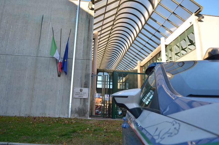 Mobili online a prezzi modici ma il venditore incassa i soldi e sparisce