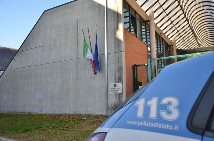 Omegna, 42enne arrestato per spaccio. In casa aveva oltre 1 chilo di hashish