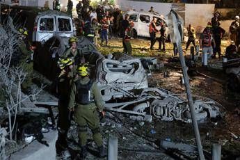 Israele attacca, Iran risponde con missili: 24 ore di guerra Israele attacca, Iran risponde con missili: 24 ore di guerra