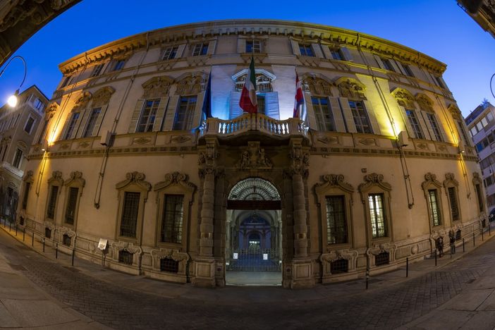 Un faro blu sui diritti di infanzia e adolescenza Un faro blu sui diritti di infanzia e adolescenza