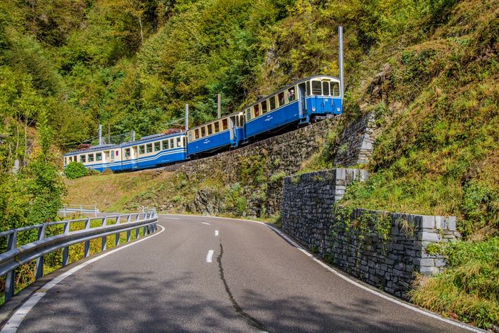 Centovallina, a caccia di uova con il treno storico Centovallina, a caccia di uova con il treno storico
