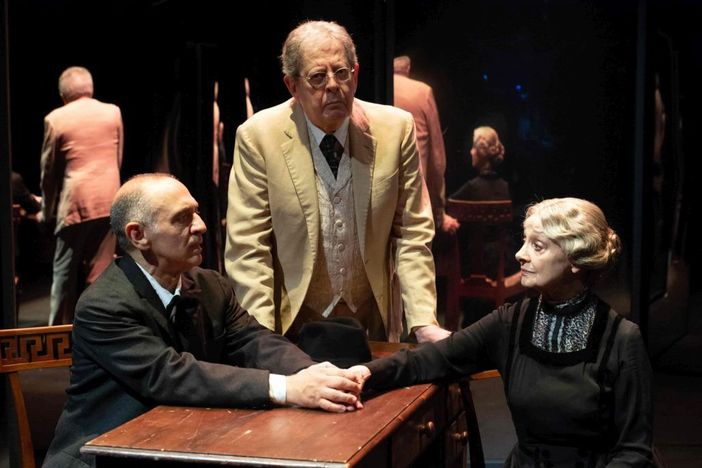 Il Maggiore, in scena 'Così è (se vi pare)' di Luigi Pirandello Il Maggiore, in scena 'Così è (se vi pare)' di Luigi Pirandello