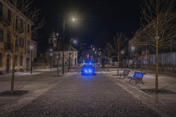 Dalle minacce su WhatsApp al faccia a faccia con i coltelli: denunciate due ragazze domesi Dalle minacce su WhatsApp al faccia a faccia con i coltelli: denunciate due ragazze domesi