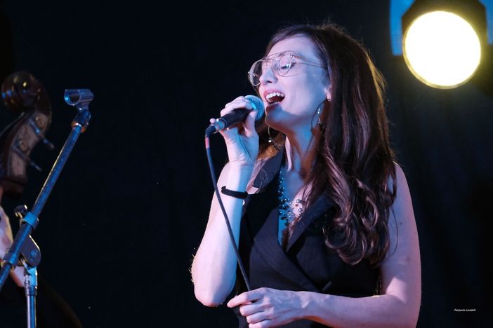 Musica dal vivo sul lungolago con Cristina Meschia Pop Trio