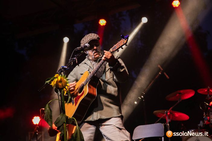 Van De Sfroos a Domobianca: “Un concerto vero, fatto di gente vera” FOTO E VIDEO