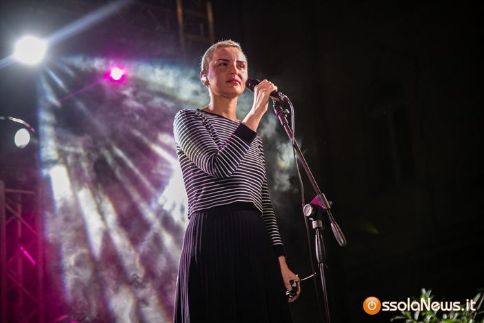 Le canzoni di Arisa hanno chiuso il week end di Domosofia FOTO Le canzoni di Arisa hanno chiuso il week end di Domosofia FOTO