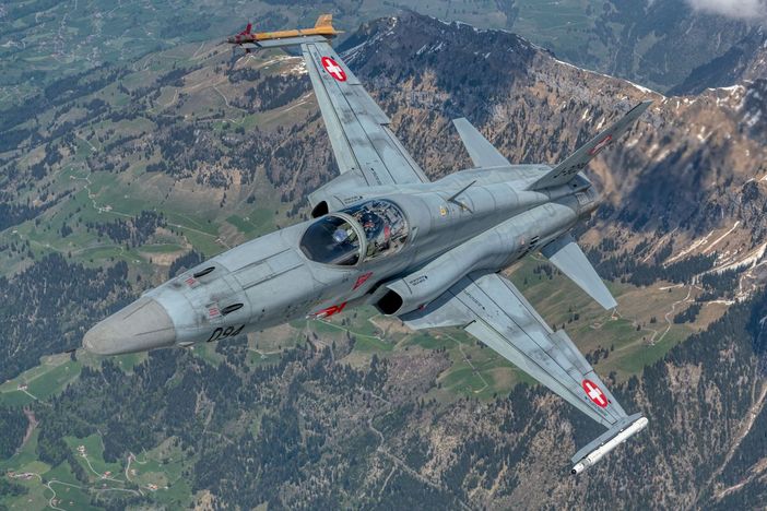 Crescono gli Svizzeri favorevoli ad una più stretta collaborazione con la NATO