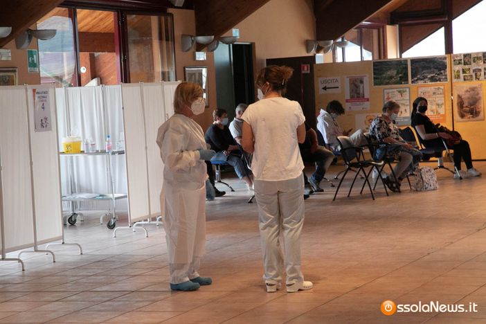 Rossi e Valle critici sulle scelte della Regione per gli accessi ai vaccini: "Penalizzati soprattutto gli studenti"