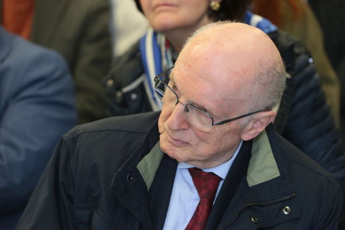 Via alle Olimpiadi di Parigi, Livio Berruti: "Un oro ai Giochi ti consegna alla immortalità. L'Italia può migliorare Tokyo" Via alle Olimpiadi di Parigi, Livio Berruti: "Un oro ai Giochi ti consegna alla immortalità. L'Italia può migliorare Tokyo"