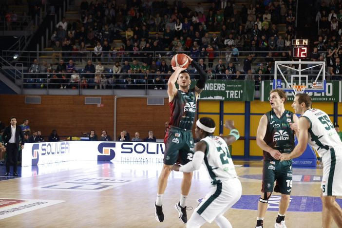 Paffoni invincibile al PalaCipir: vittoria per 104 a 87 su Capo d'Orlando Paffoni invincibile al PalaCipir: vittoria per 104 a 87 su Capo d'Orlando