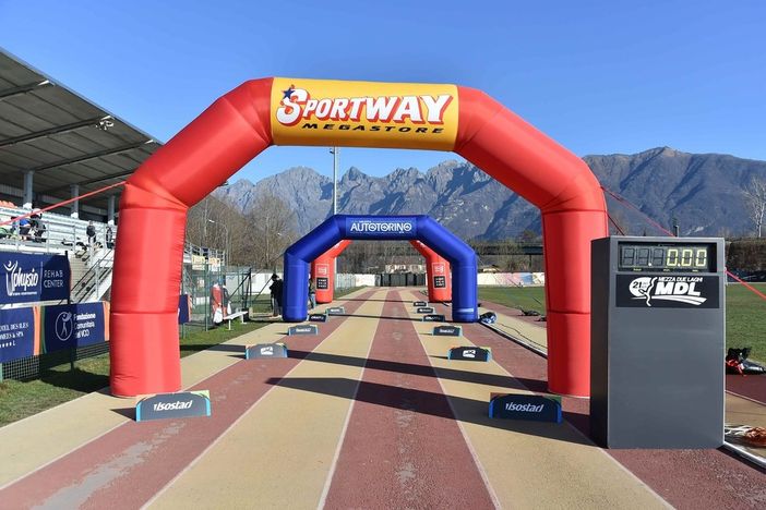 Mezza dei Due Laghi 2025: un fine settimana di sport e passione Mezza dei Due Laghi 2025: un fine settimana di sport e passione