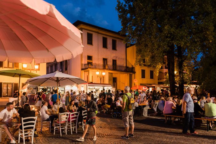 In riva al Lago Maggiore un weekend speciale con food truck, dj e intrattenimento per i più piccoli (servizio a cura di Giulia Nicora)