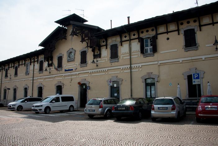 È di nuovo allarme per la biglietteria della stazione di Stresa a rischio chiusura