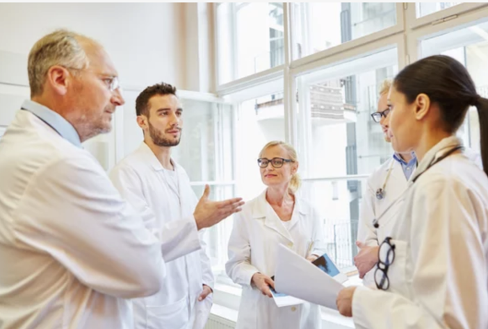 AAA cercasi medici libero professionisti AAA cercasi medici libero professionisti