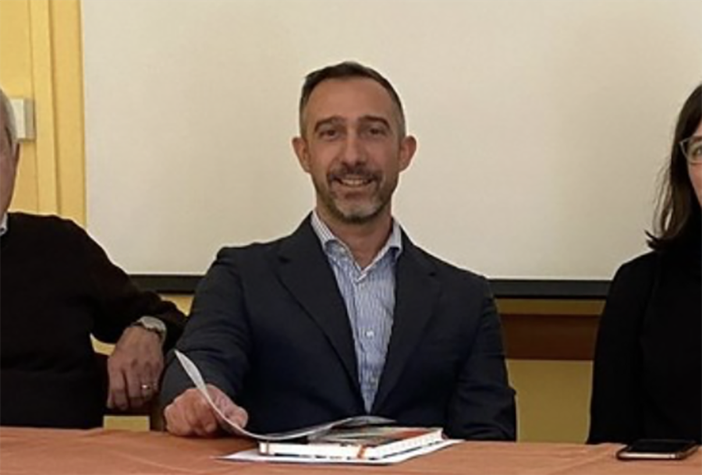 Gabriele Falcioni è il nuovo sindaco di Casale Corte Cerro Gabriele Falcioni è il nuovo sindaco di Casale Corte Cerro