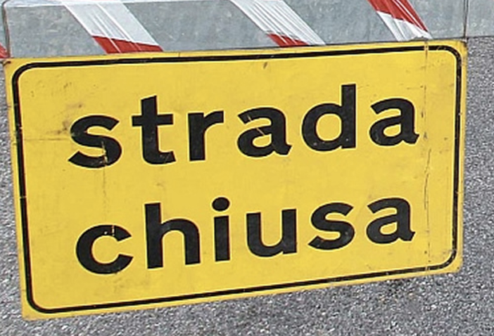 Smottamento a Verbania: chiusa temporaneamente la strada Smottamento a Verbania: chiusa temporaneamente la strada