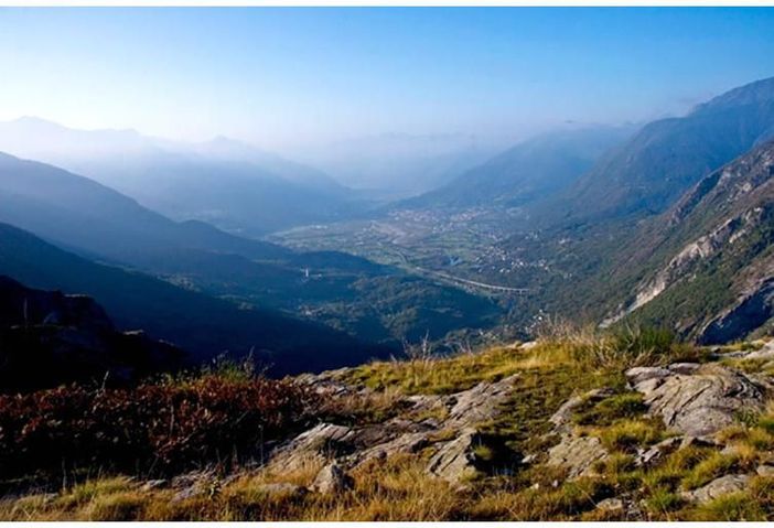 Con la siccità scarseggiano acqua e foraggio negli alpeggi