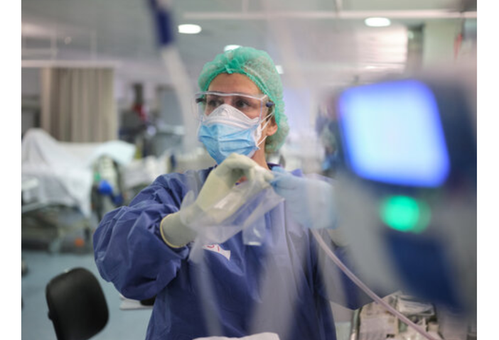 Sono 859 i nuovi casi positivi, 421 i pazienti guariti nelle ultime 24 ore