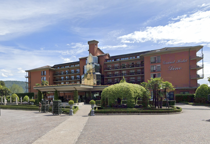 Cafè Alzheimer, una merenda al Grand Hotel Dino per concludere l'anno sociale Cafè Alzheimer, una merenda al Grand Hotel Dino per concludere l'anno sociale