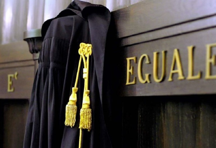 Lanzo: "Gli avvocati riceveranno il vaccino insieme agli altri operatori della Giustizia" Lanzo: "Gli avvocati riceveranno il vaccino insieme agli altri operatori della Giustizia"