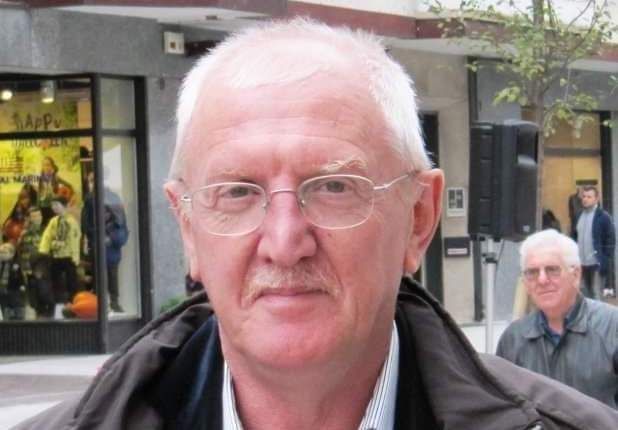 Verbania dà l'ultimo saluto al professor Elio Motella Verbania dà l'ultimo saluto al professor Elio Motella