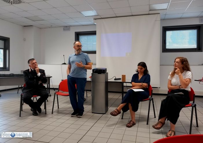 In momento dell'incontro tenutosi ieri all'Ipercoop di Gravellona Toce In momento dell'incontro tenutosi ieri all'Ipercoop di Gravellona Toce