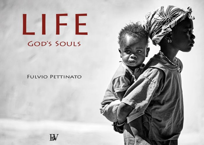'Life God's Souls', è uscito il primo libro fotografico del verbanese Fulvio Pettinato