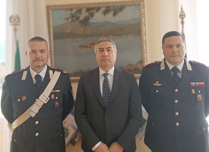 Il prefetto Formiglio incontra il carabiniere eroe Il prefetto Formiglio incontra il carabiniere eroe