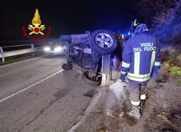 Verbania, incidente ai Tre Ponti: auto si ribalta, tre feriti in ospedale Verbania, incidente ai Tre Ponti: auto si ribalta, tre feriti in ospedale