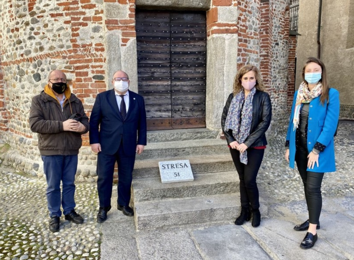 Pietre di memoria per Nuraghe Chervu: incontro tra i sindaci di Biella e Stresa