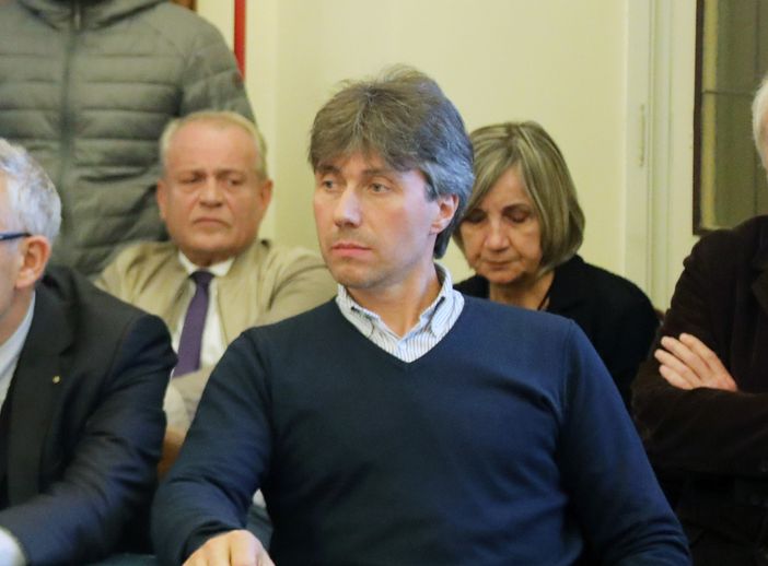 Barbazza contro la tassa della salute: “Colpiti i frontalieri per coprire i fallimenti dello Stato”