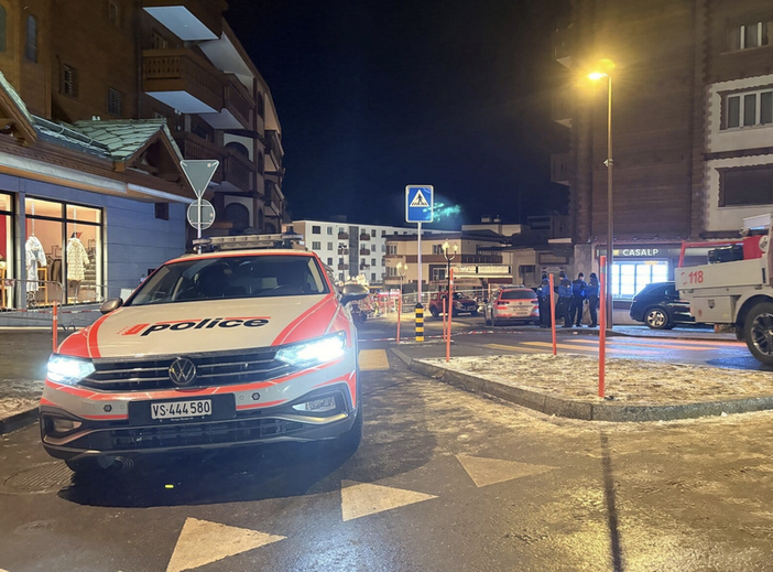 Crans Montana, scampate all’inferno: due ragazze del VCO salve per pochi gradini