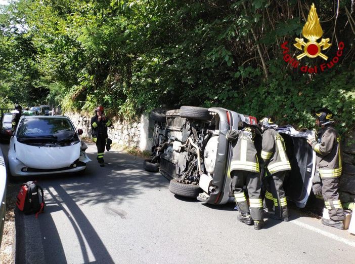 Scontro tra due auto in Valle Strona