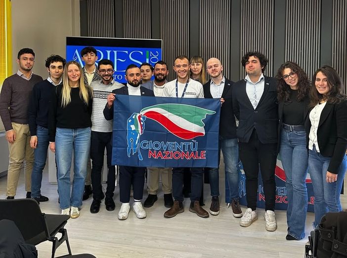 "Aries": i militanti di Gioventù Nazionale dell'alto Piemonte riuniti a Omegna "Aries": i militanti di Gioventù Nazionale dell'alto Piemonte riuniti a Omegna